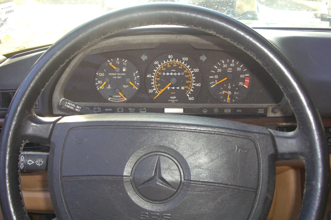 1990 Mercedes-Benz W124 E-Class - Image 15 of 21