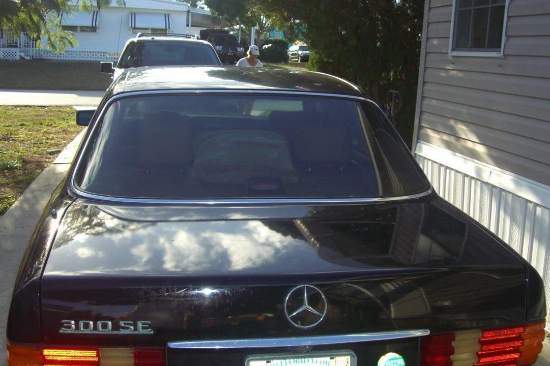 1990 Mercedes-Benz W124 E-Class - Image 3 of 21