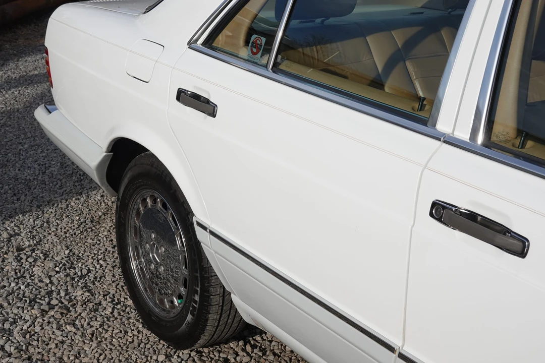 1990 Mercedes-Benz W126 S-Class Sedan - Image 18 of 31