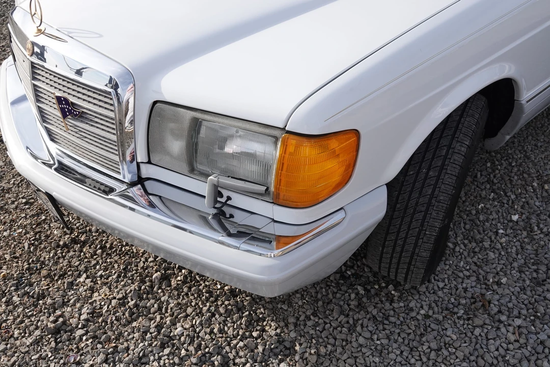 1990 Mercedes-Benz W126 S-Class Sedan - Image 24 of 31
