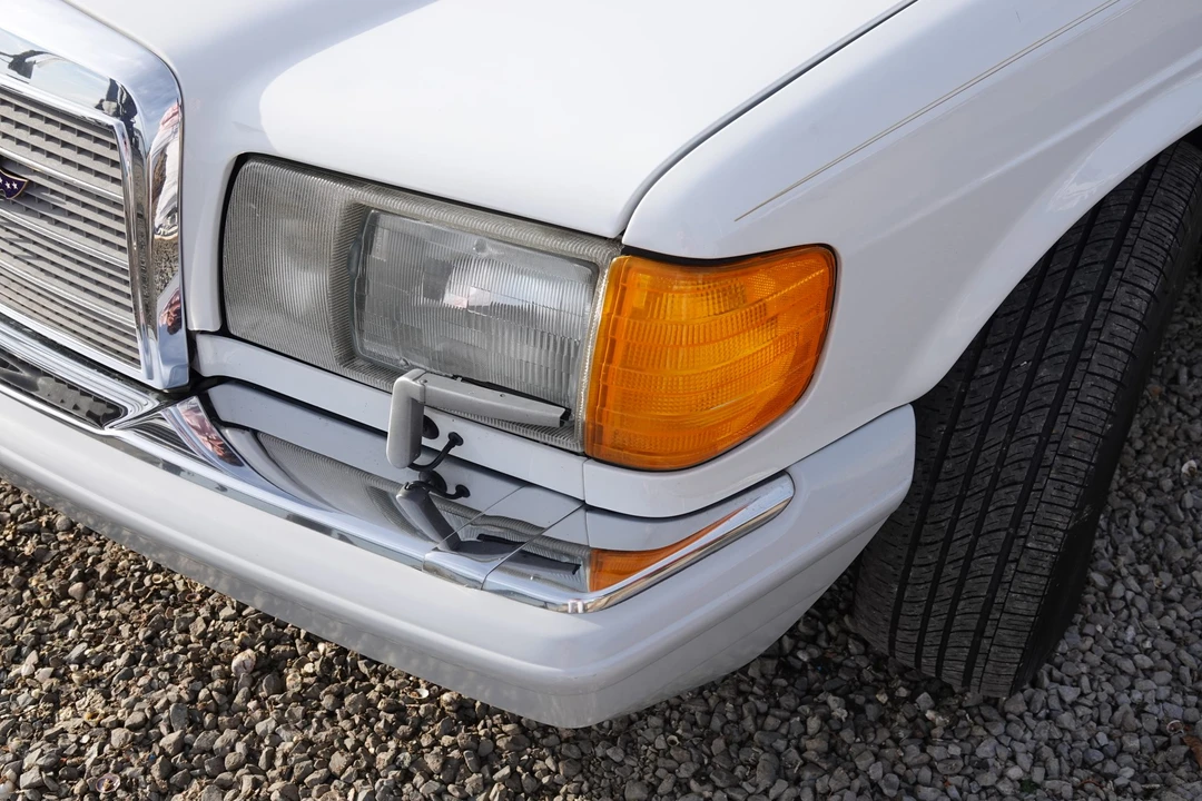 1990 Mercedes-Benz W126 S-Class Sedan - Image 25 of 31