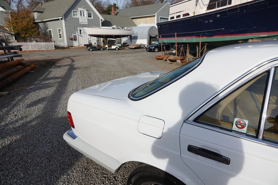 1990 Mercedes-Benz W126 S-Class Sedan - Image 16 of 31