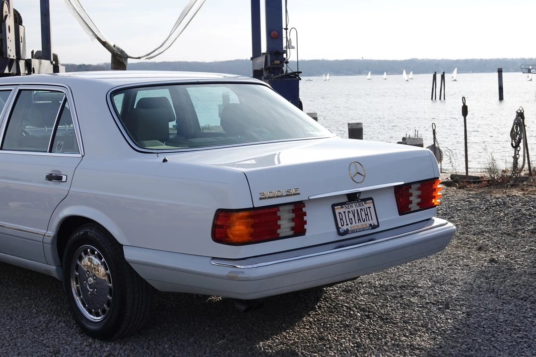 1990 Mercedes-Benz W126 S-Class Sedan - Image 14 of 31