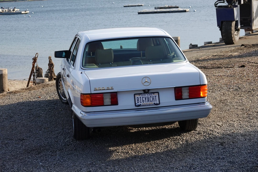 1990 Mercedes-Benz W126 S-Class Sedan - Image 5 of 31