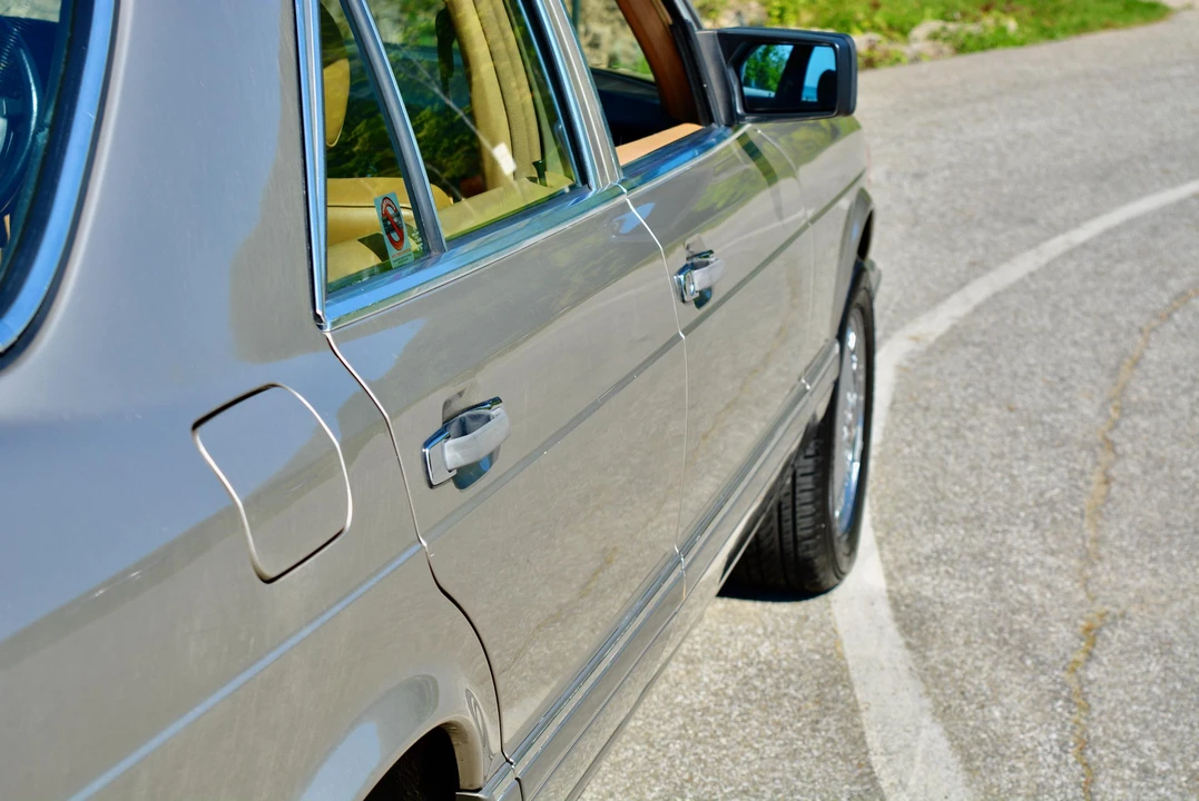 1990 Mercedes-Benz W126 S-Class Sedan - Image 29 of 31