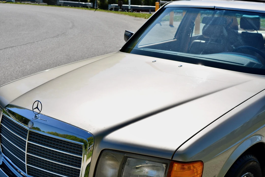 1990 Mercedes-Benz W126 S-Class Sedan - Image 17 of 31