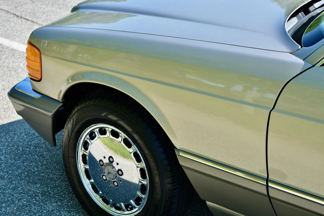 1990 Mercedes-Benz W126 S-Class Sedan - Image 19 of 31