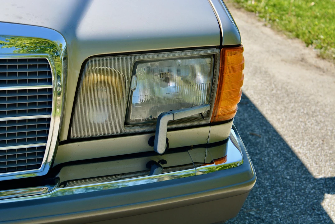 1990 Mercedes-Benz W126 S-Class Sedan - Image 15 of 31