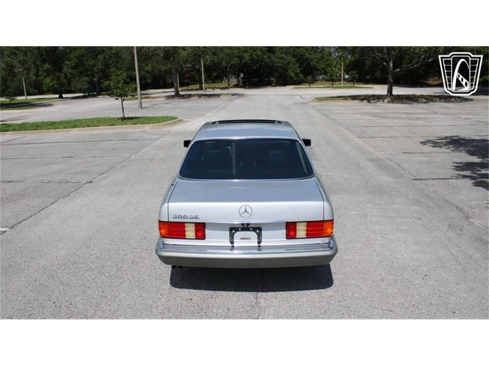 1990 Mercedes-Benz W126 S-Class Sedan - Image 16 of 31