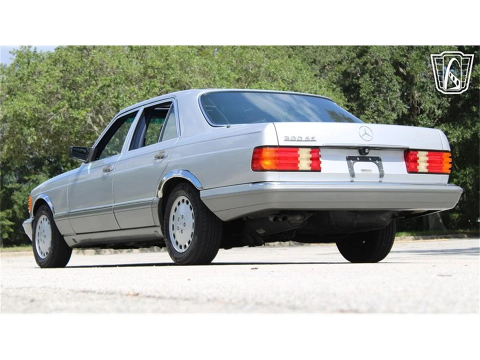 1990 Mercedes-Benz W126 S-Class Sedan - Image 11 of 31