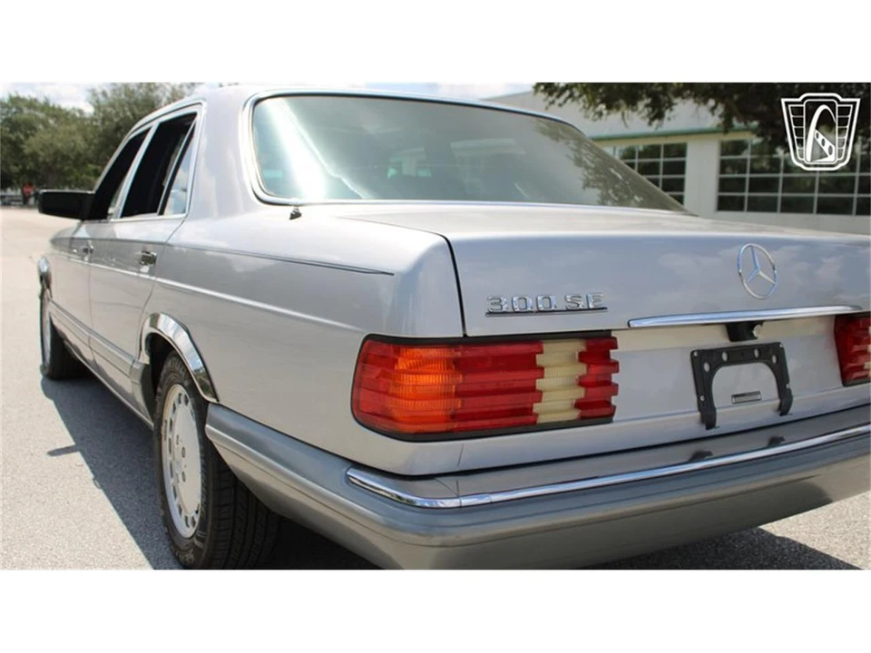 1990 Mercedes-Benz W126 S-Class Sedan - Image 31 of 31