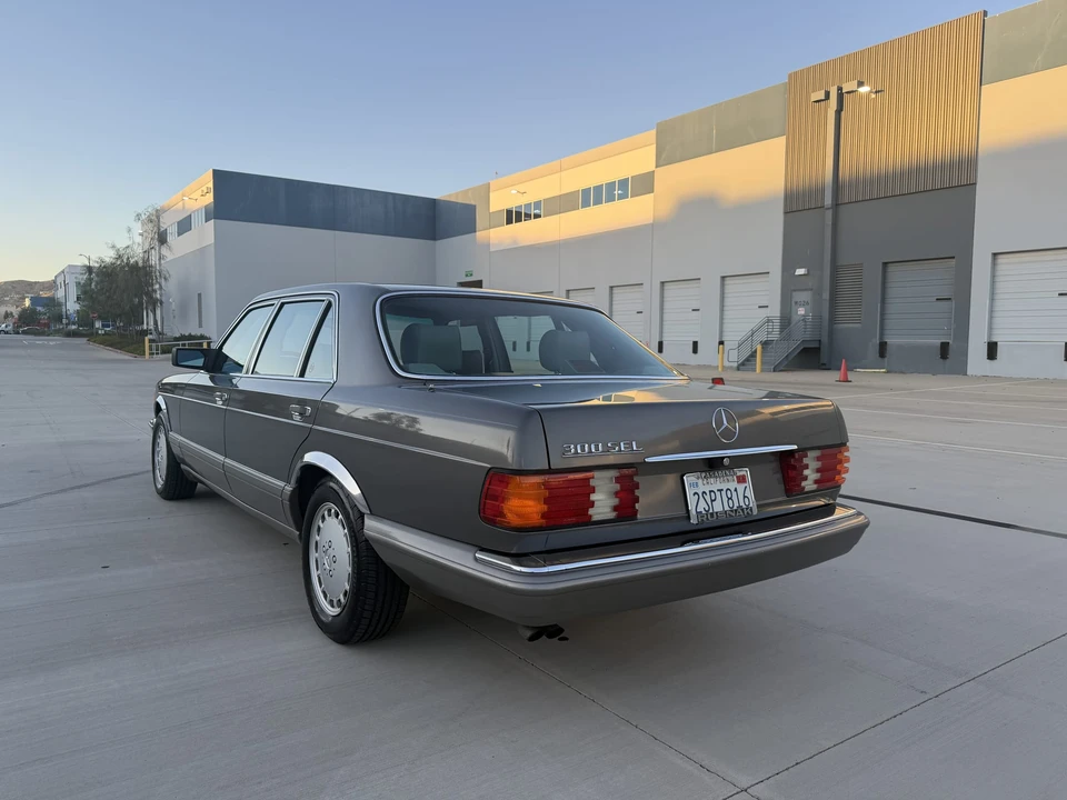 1990 Mercedes-Benz W126 S-Class Sedan - Image 28 of 31
