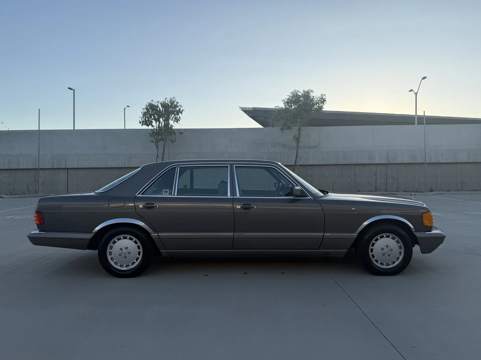 1990 Mercedes-Benz W126 S-Class Sedan - Image 17 of 31
