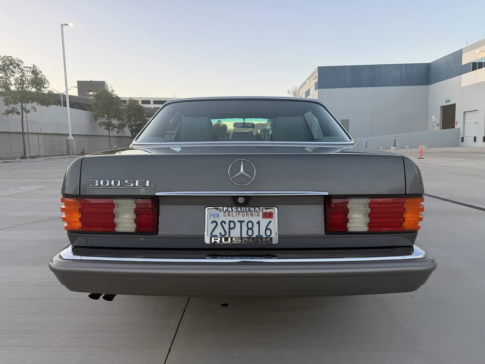 1990 Mercedes-Benz W126 S-Class Sedan - Image 25 of 31