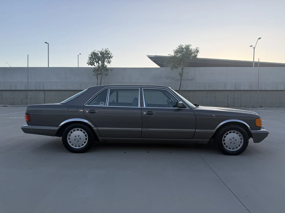 1990 Mercedes-Benz W126 S-Class Sedan - Image 18 of 31
