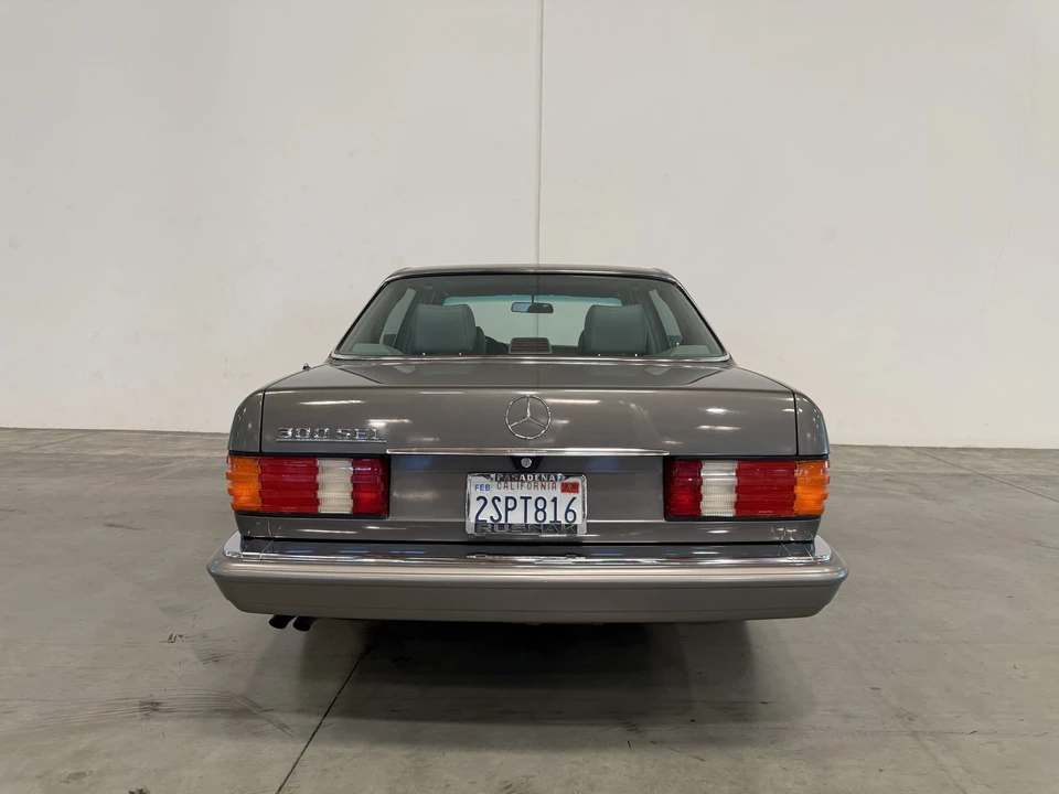 1990 Mercedes-Benz W126 S-Class Sedan - Image 26 of 31
