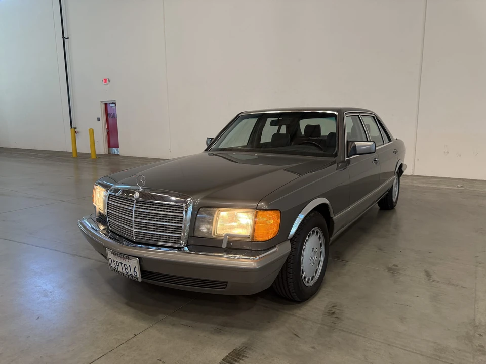 1990 Mercedes-Benz W126 S-Class Sedan - Image 3 of 31