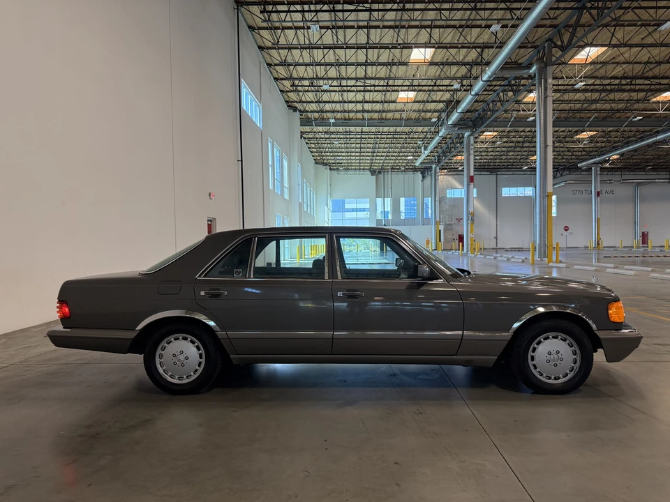 1990 Mercedes-Benz W126 S-Class Sedan - Image 19 of 31