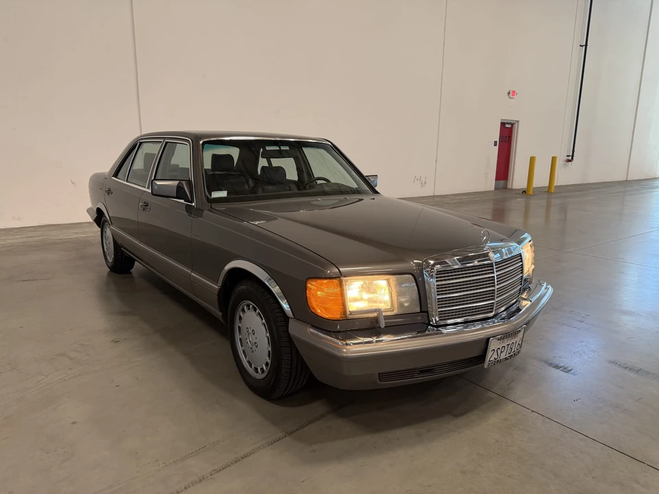 1990 Mercedes-Benz W126 S-Class Sedan - Image 13 of 31