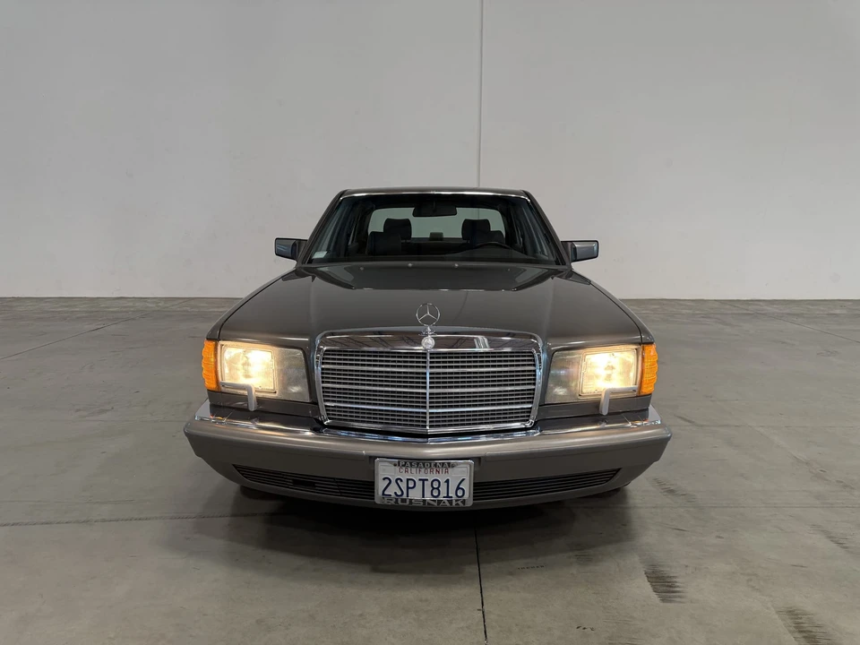 1990 Mercedes-Benz W126 S-Class Sedan - Image 10 of 31