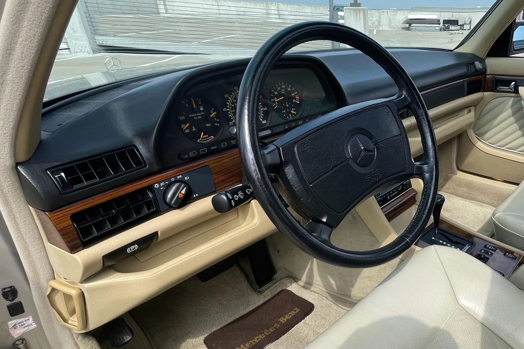 1990 Mercedes-Benz W126 S-Class Sedan - Image 28 of 31