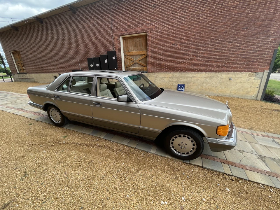 1990 Mercedes-Benz W126 S-Class Sedan - Image 12 of 31