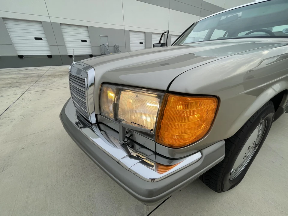 1990 Mercedes-Benz W126 S-Class Sedan - Image 14 of 31