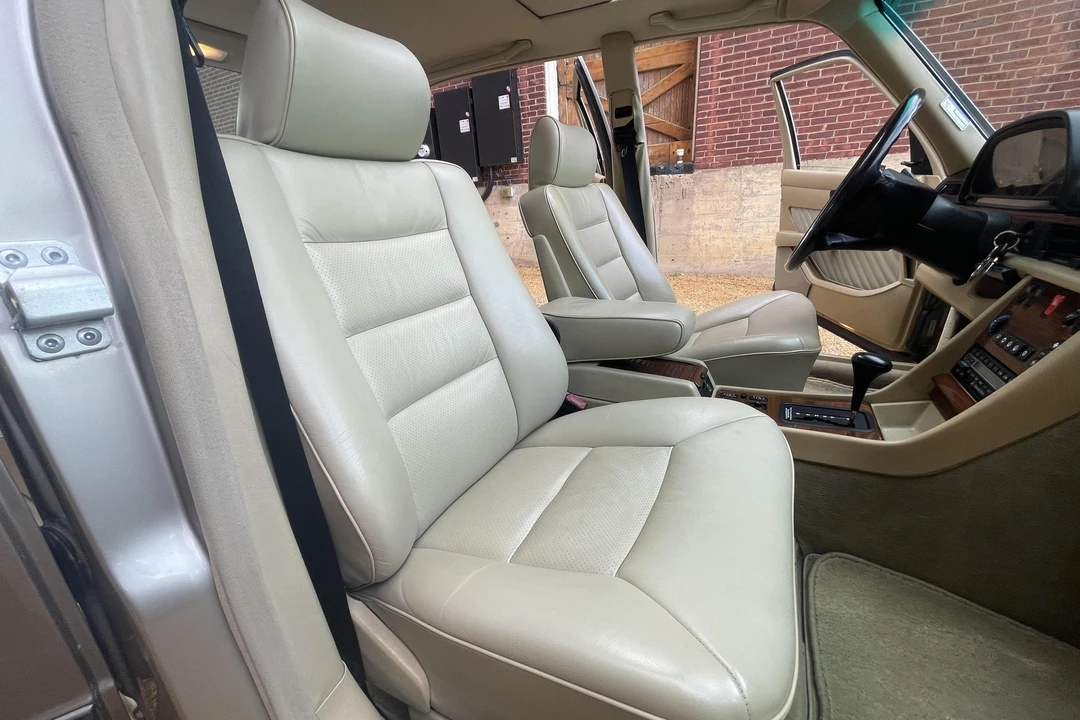 1990 Mercedes-Benz W126 S-Class Sedan - Image 29 of 31