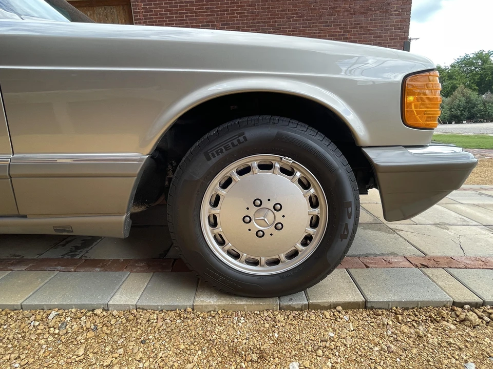 1990 Mercedes-Benz W126 S-Class Sedan - Image 22 of 31