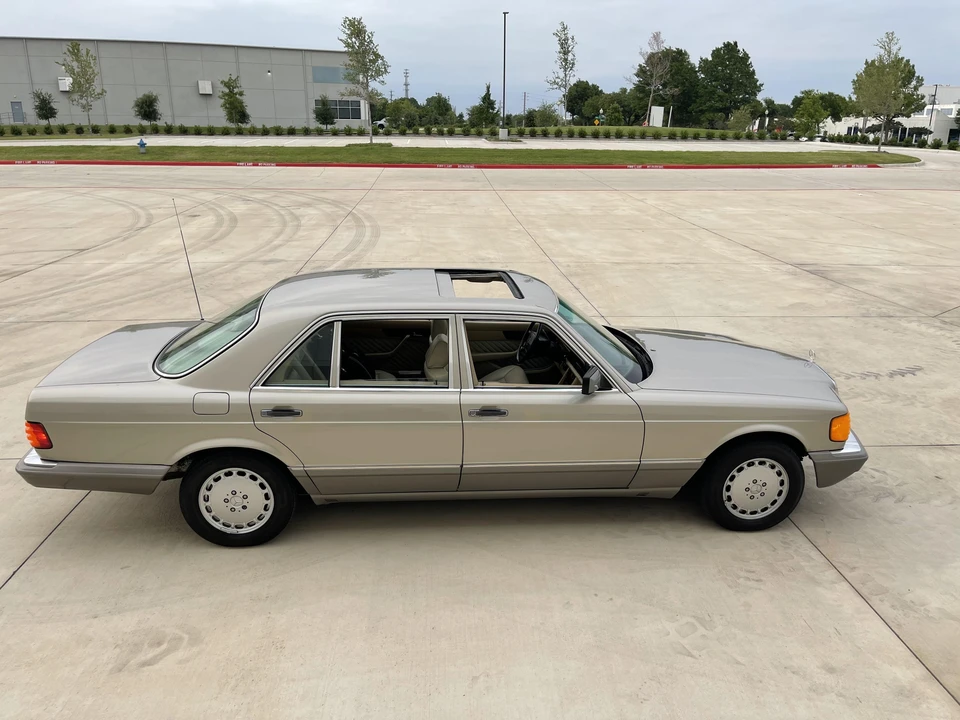 1990 Mercedes-Benz W126 S-Class Sedan - Image 9 of 31