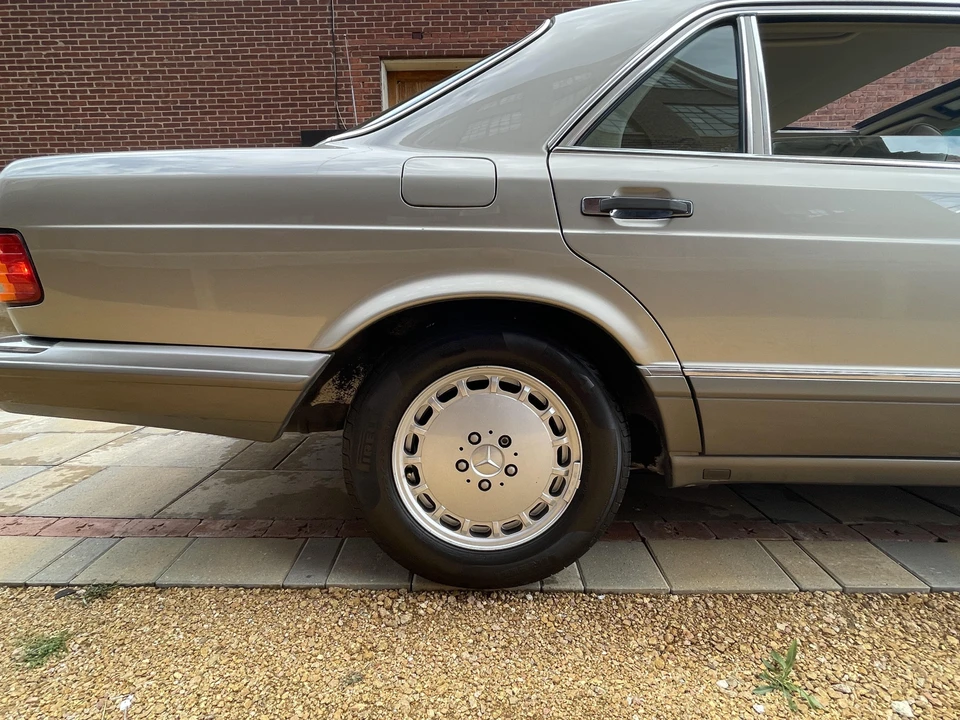 1990 Mercedes-Benz W126 S-Class Sedan - Image 21 of 31