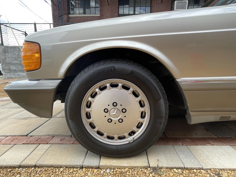 1990 Mercedes-Benz W126 S-Class Sedan - Image 16 of 31