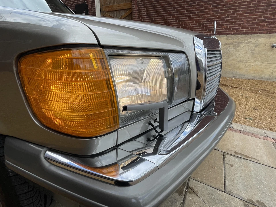 1990 Mercedes-Benz W126 S-Class Sedan - Image 23 of 31