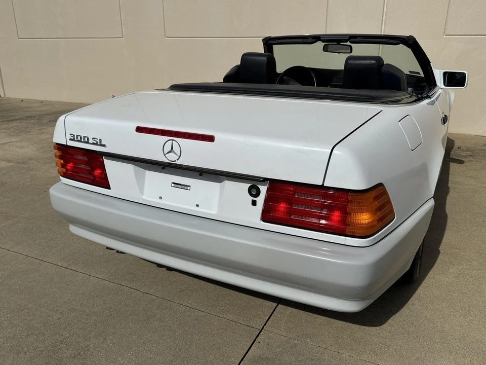 1990 Mercedes-Benz R129 SL-Class - Image 27 of 31