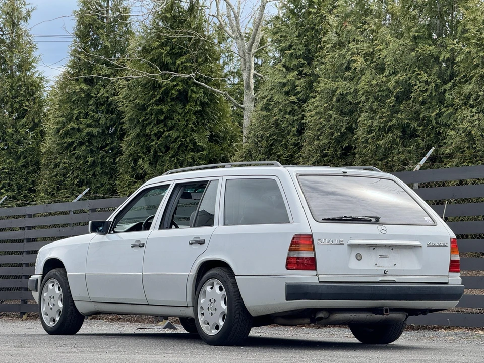 1990 Mercedes-Benz W124 E-Class - Image 10 of 31