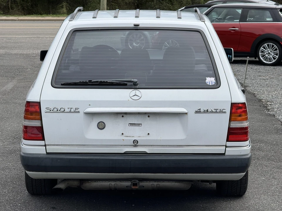 1990 Mercedes-Benz W124 E-Class - Image 12 of 31