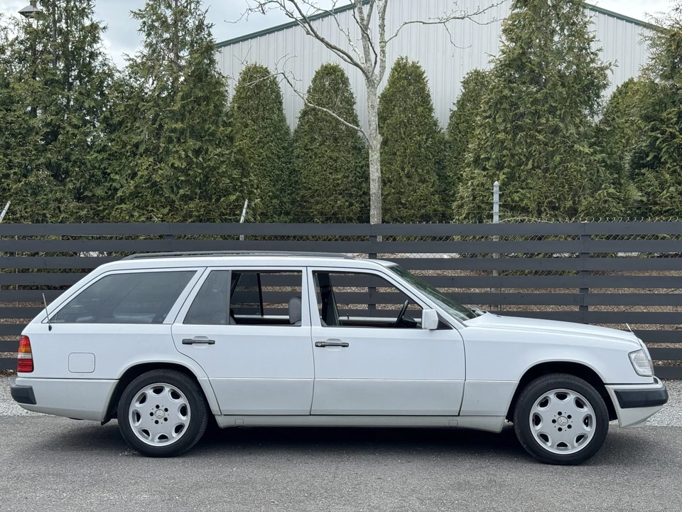 1990 Mercedes-Benz W124 E-Class - Image 16 of 31
