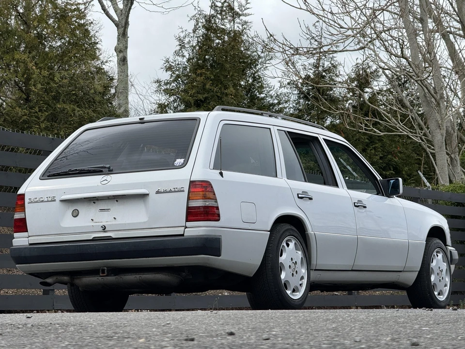 1990 Mercedes-Benz W124 E-Class - Image 14 of 31