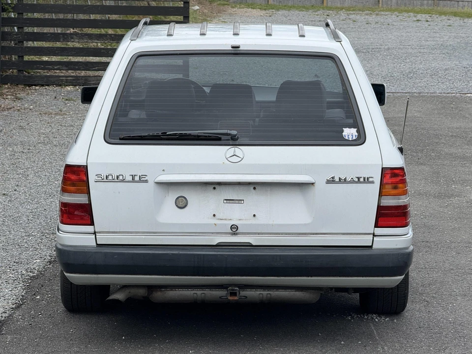 1990 Mercedes-Benz W124 E-Class - Image 11 of 31