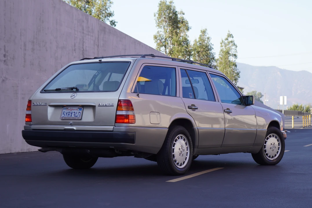 1990 Mercedes-Benz W124 E-Class - Image 24 of 31