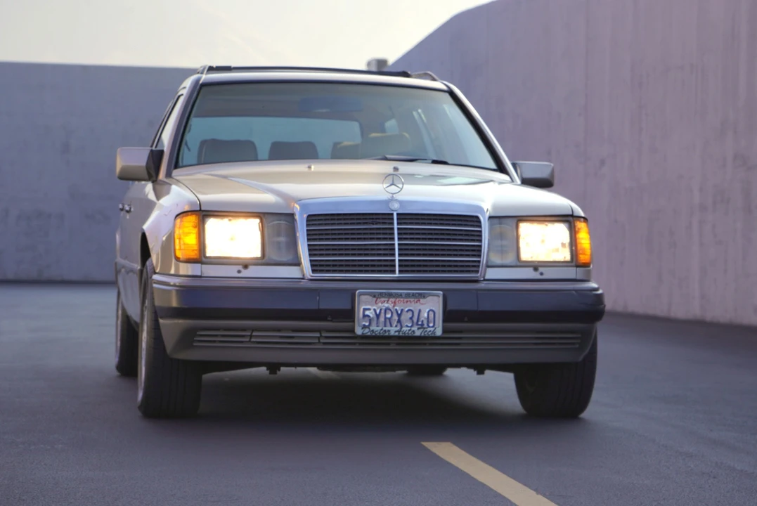1990 Mercedes-Benz W124 E-Class - Image 12 of 31
