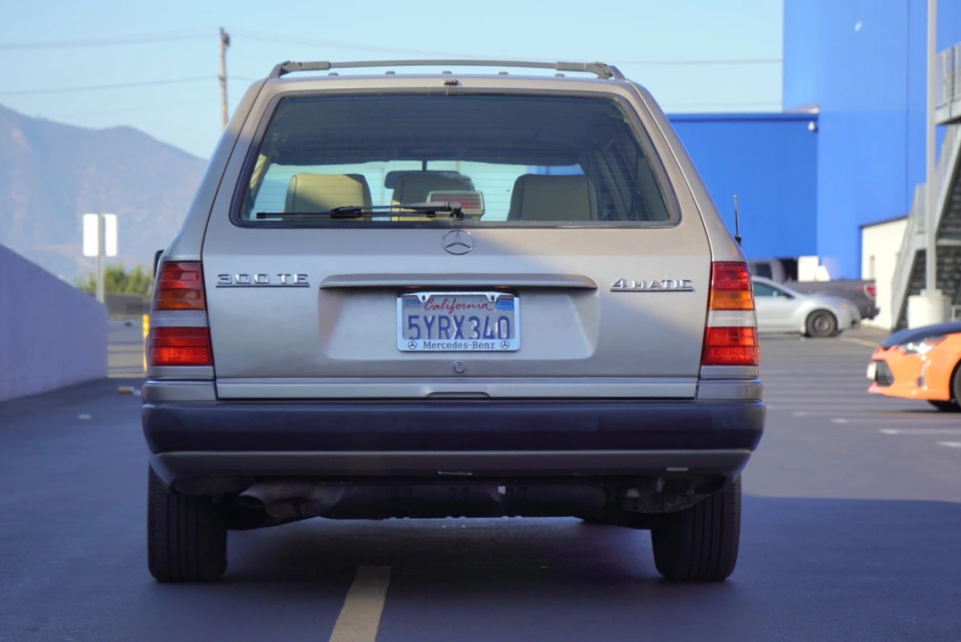 1990 Mercedes-Benz W124 E-Class - Image 29 of 31
