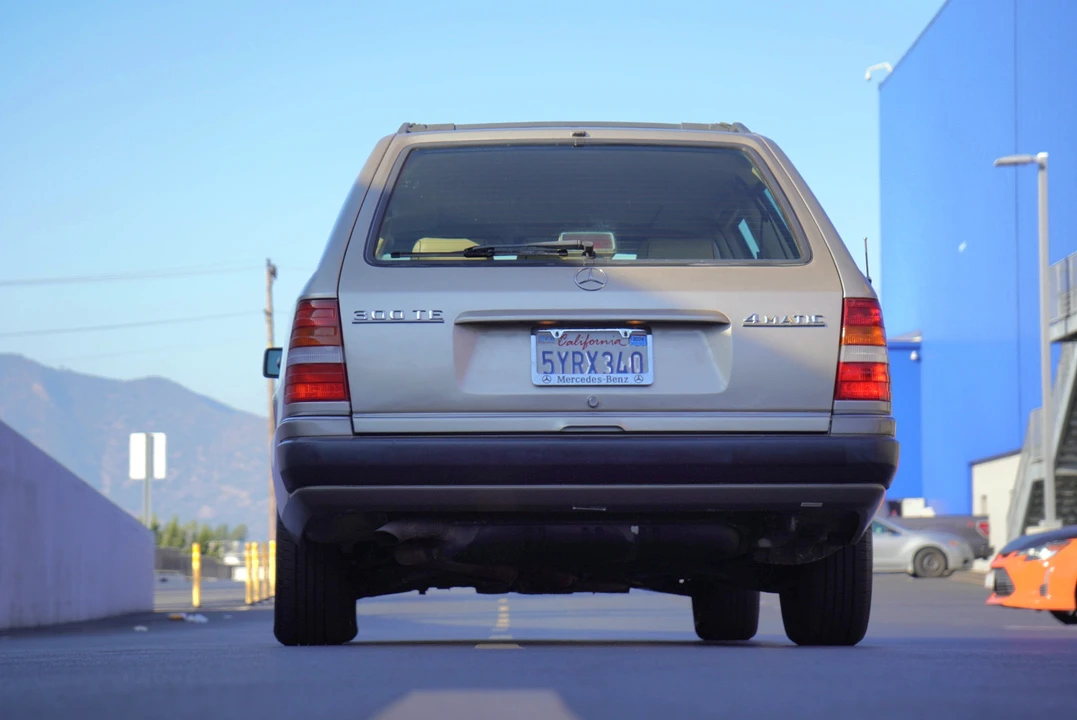 1990 Mercedes-Benz W124 E-Class - Image 28 of 31
