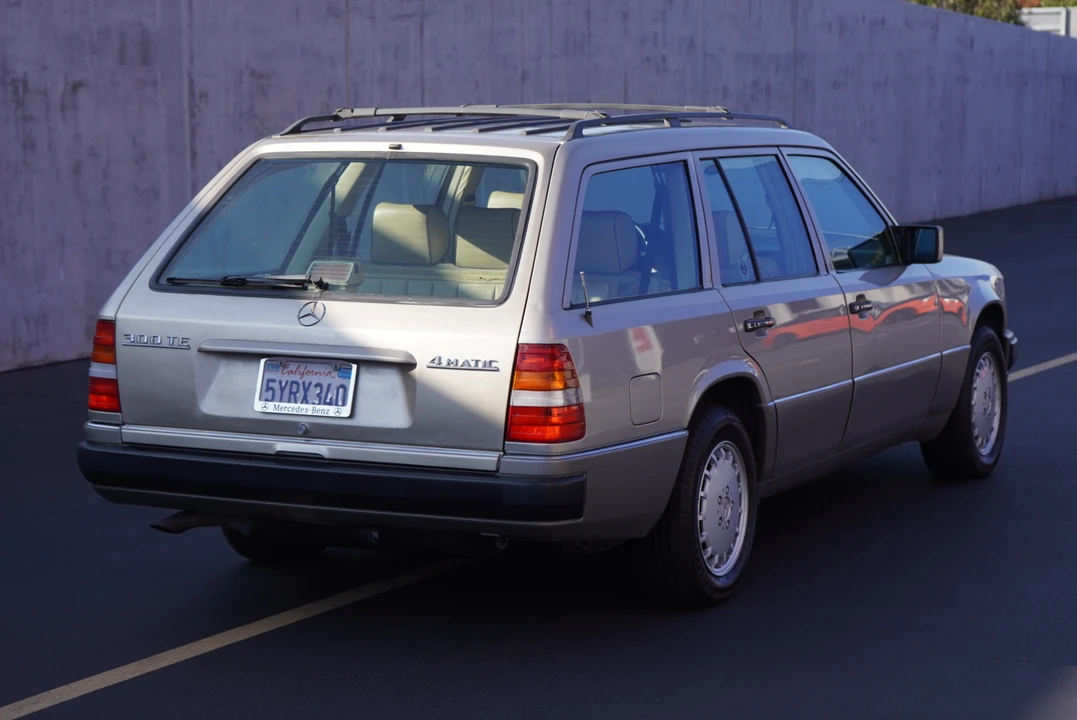 1990 Mercedes-Benz W124 E-Class - Image 27 of 31