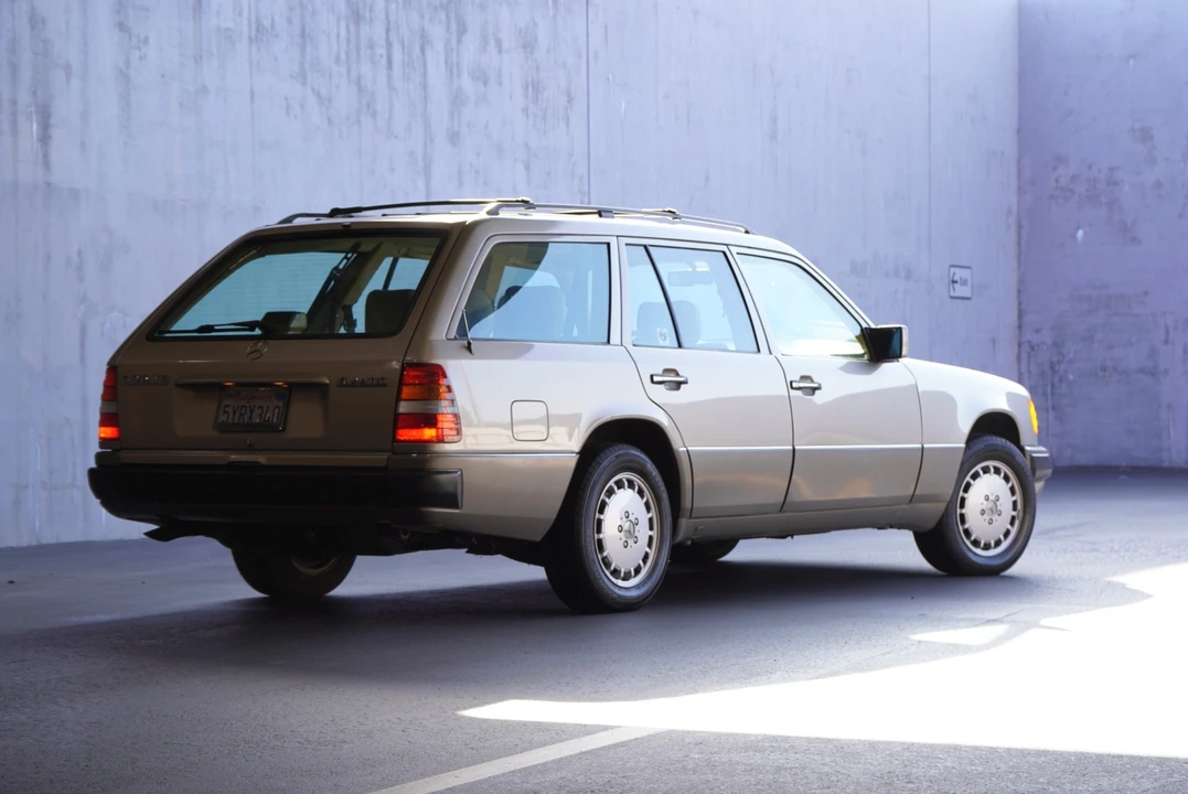 1990 Mercedes-Benz W124 E-Class - Image 23 of 31