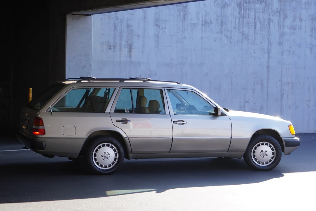 1990 Mercedes-Benz W124 E-Class - Image 17 of 31