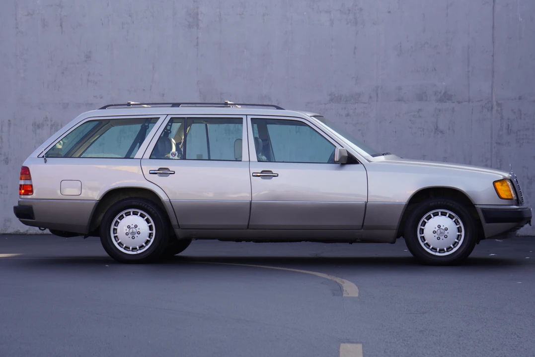 1990 Mercedes-Benz W124 E-Class - Image 16 of 31