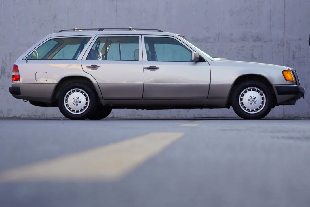 1990 Mercedes-Benz W124 E-Class - Image 15 of 31