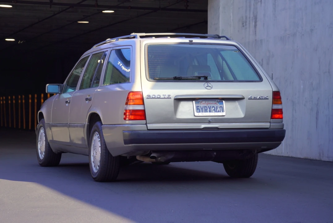 1990 Mercedes-Benz W124 E-Class - Image 30 of 31