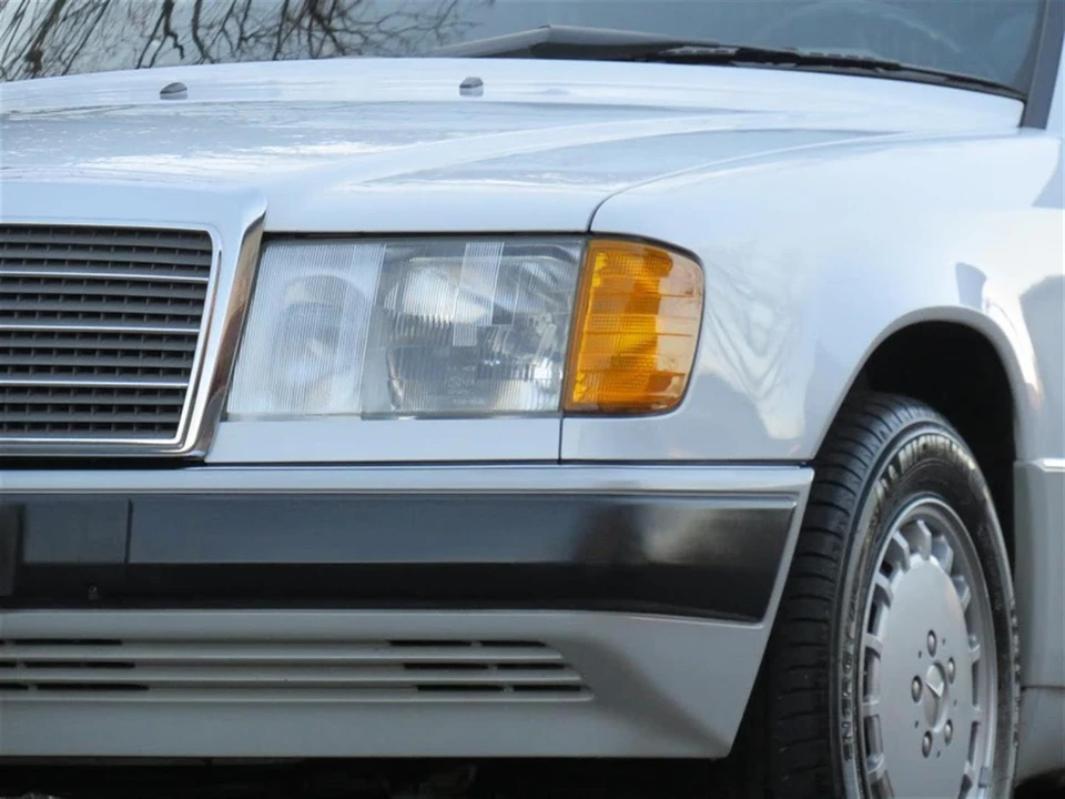 1990 Mercedes-Benz W124 E-Class - Image 22 of 31